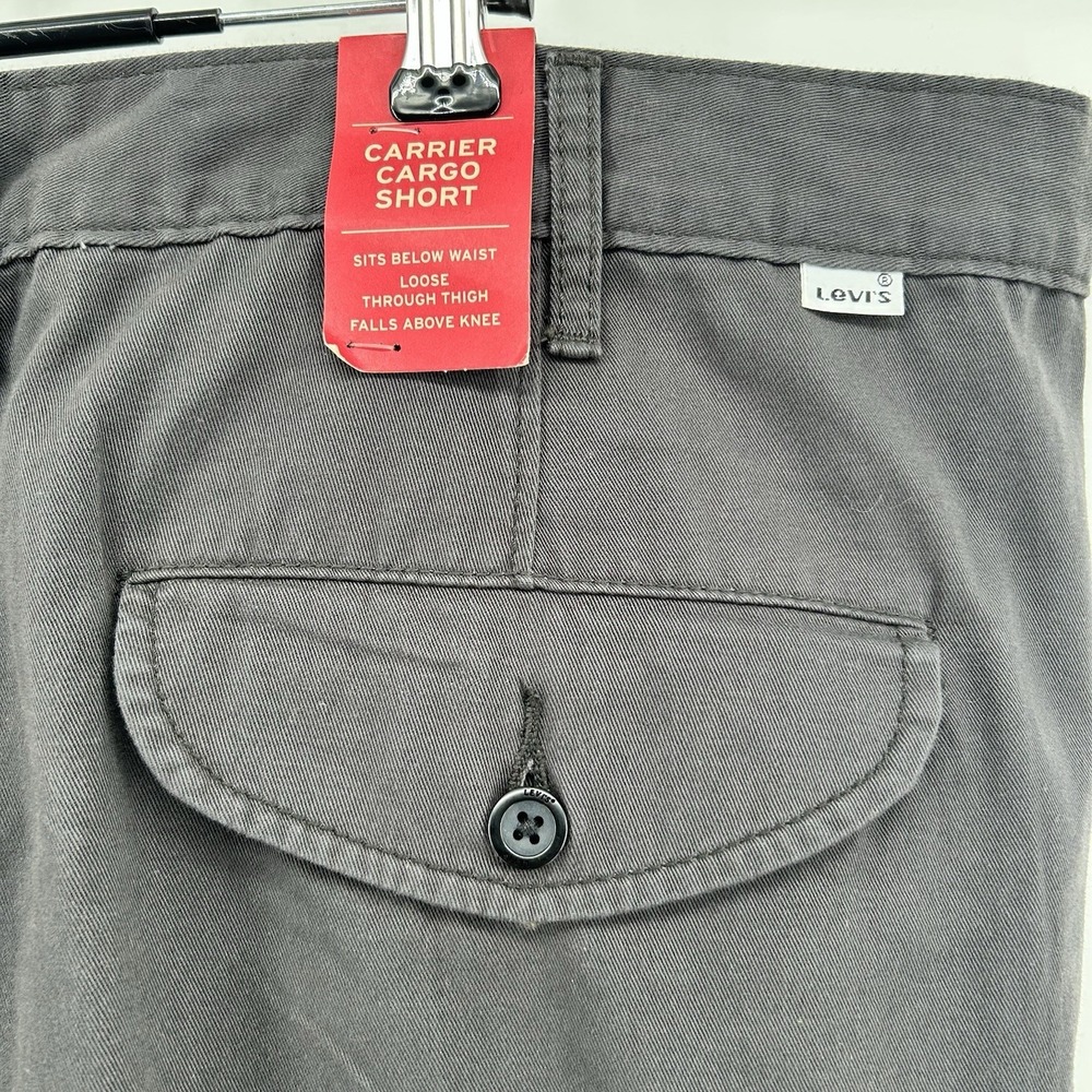 Levis Carrier Cargo Shorts Mens 46x10 Gray Utility Snap Pocket Hiking Travel NWT - Picture 4 of 13